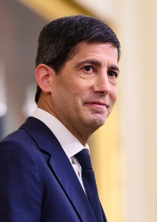 FILE PHOTO: Federal Reserve Chair Kevin Warsh speaks at his swearing-in ceremony in the East Room of the White House, May 22, 2026.